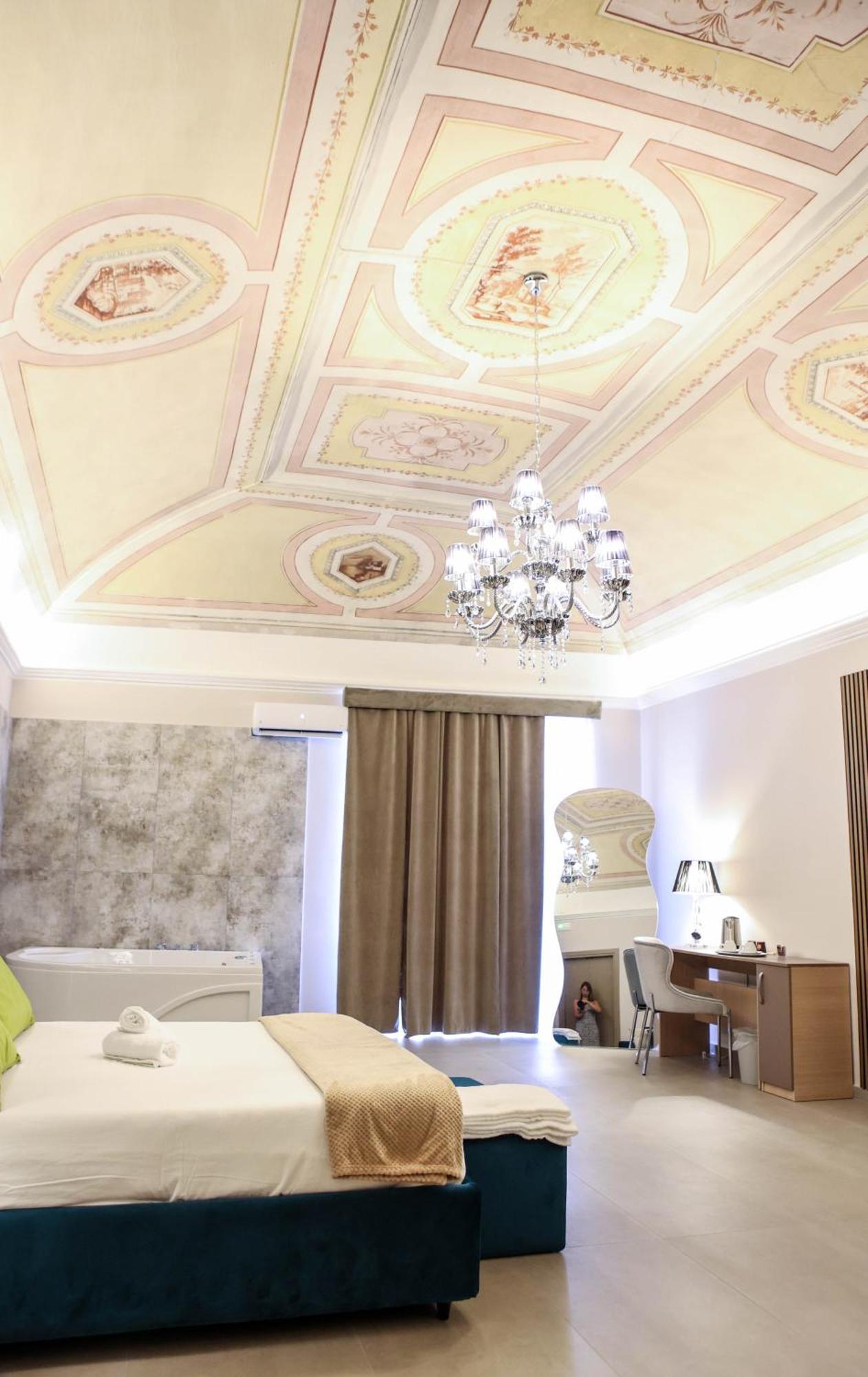 B&B Suites&Rooms Piazza Dei Martiri Катания Экстерьер фото