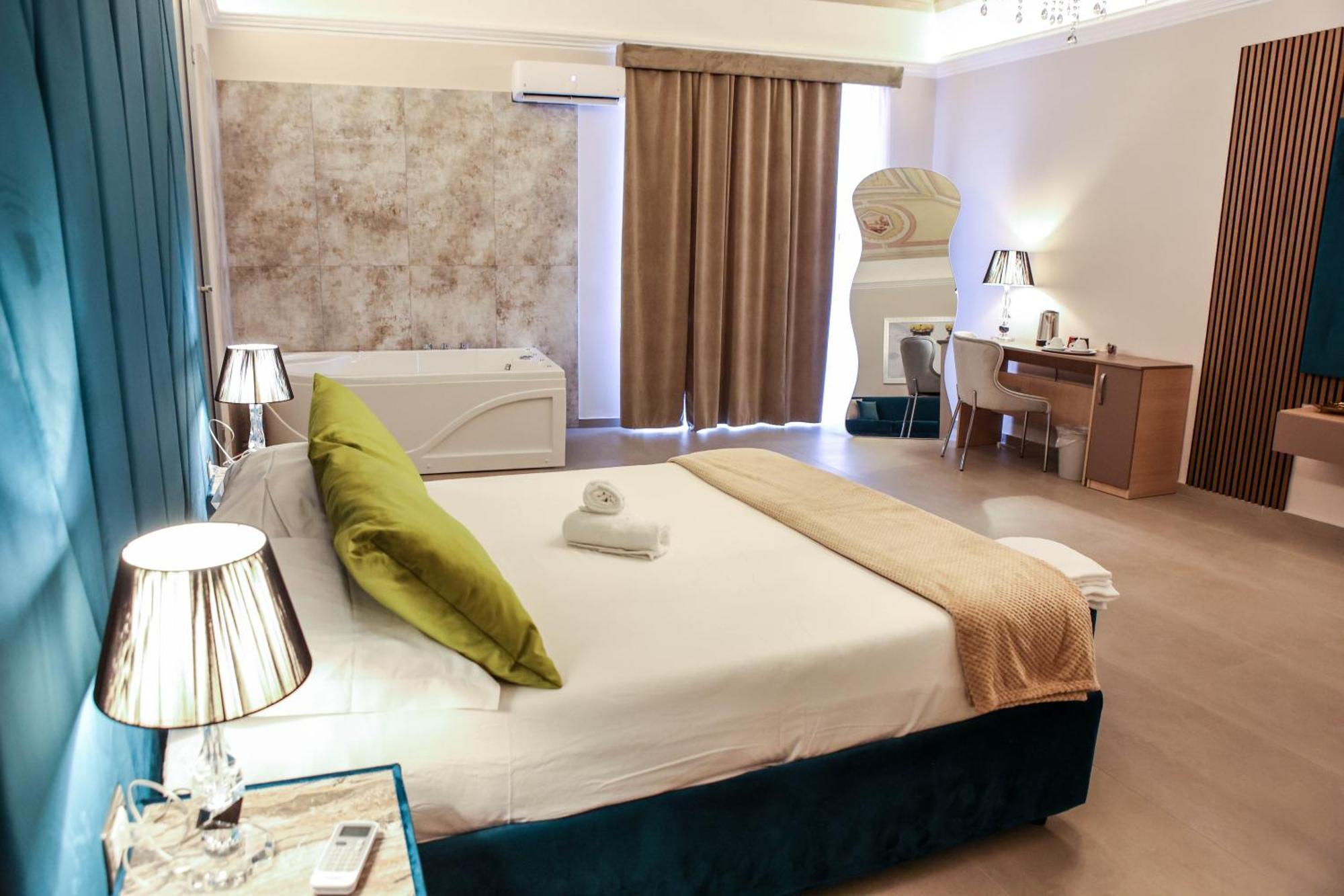 B&B Suites&Rooms Piazza Dei Martiri Катания Экстерьер фото