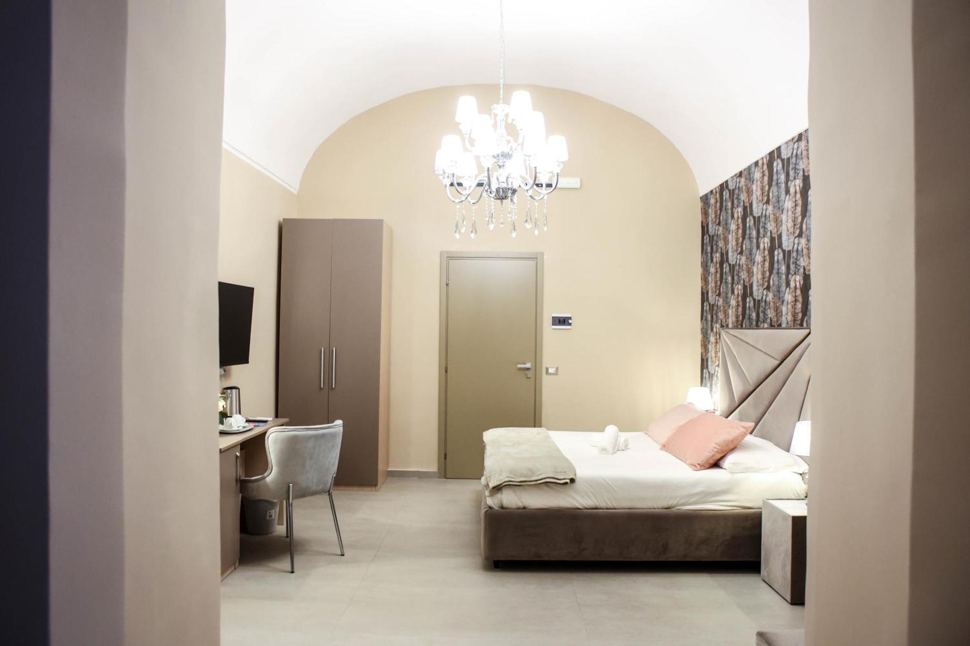 B&B Suites&Rooms Piazza Dei Martiri Катания Экстерьер фото