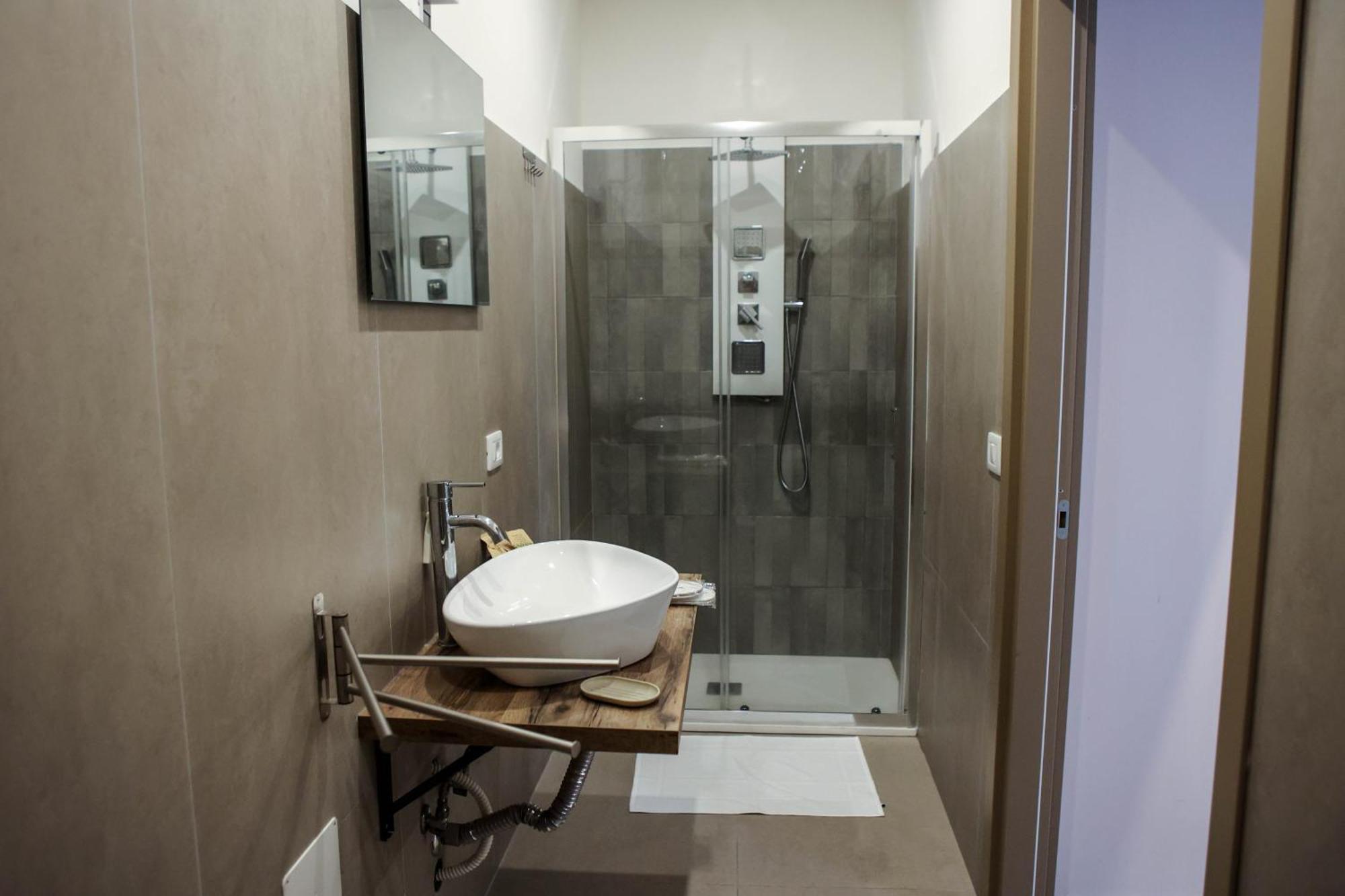 B&B Suites&Rooms Piazza Dei Martiri Катания Экстерьер фото