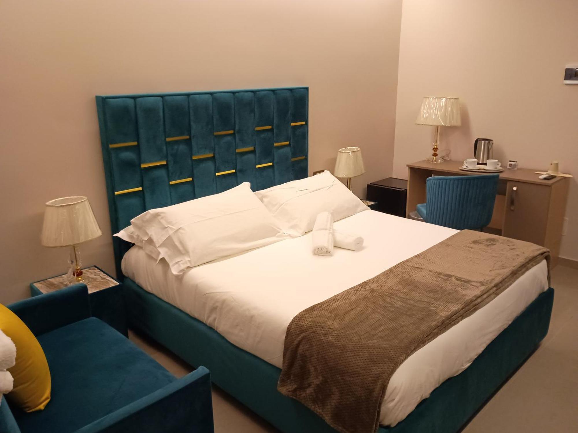 B&B Suites&Rooms Piazza Dei Martiri Катания Экстерьер фото